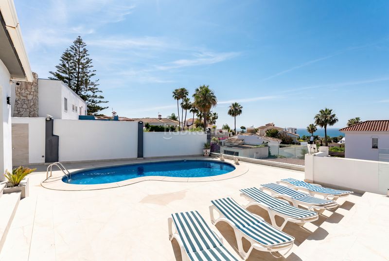 Foto 424f6b84-43b7-416f-9ddc-d448e6140697. Casa a calle libra 42 a Riviera del Sol Mijas