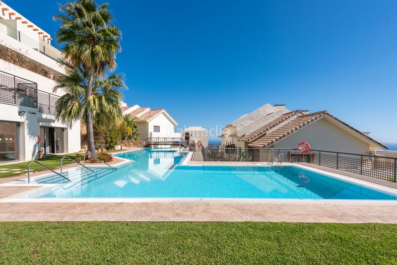 Foto 00a797fc-049b-47e8-8ede-5a3c01546421. Àtic amb calefacció aparcament piscina a Alto de los Monteros Marbella
