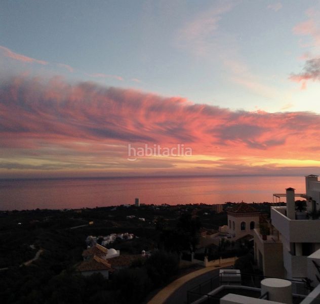 Foto 0e8d9370-8990-4512-a1dd-7b571c1d6d17. Àtic amb calefacció aparcament piscina a Alto de los Monteros Marbella