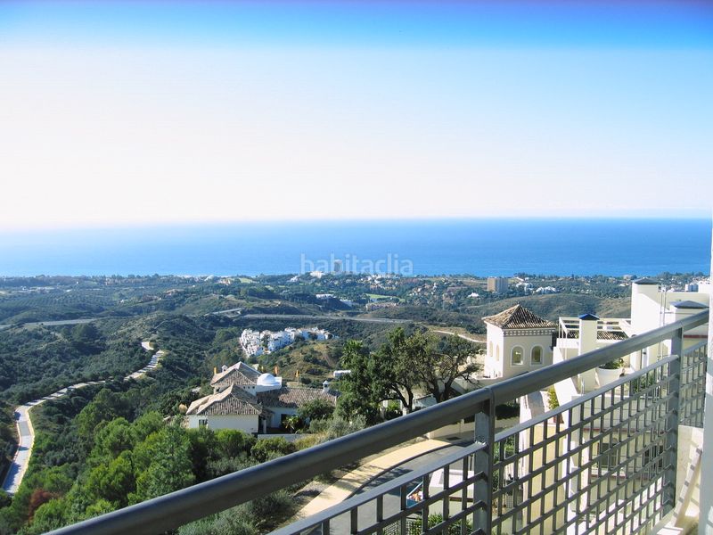 Foto 83b51e64-2ce2-426b-adf2-aaa2864e5911. Àtic amb calefacció aparcament piscina a Alto de los Monteros Marbella