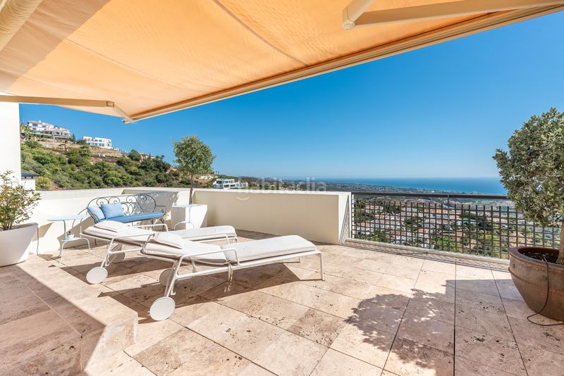 Foto a693d478-6521-47b9-a4aa-4e205a36ca3a. Àtic amb calefacció aparcament piscina a Alto de los Monteros Marbella