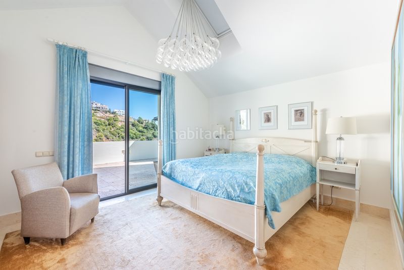 Foto c83616fa-ad7d-4c26-a9c5-c2e778aa3bd0. Àtic amb calefacció aparcament piscina a Alto de los Monteros Marbella