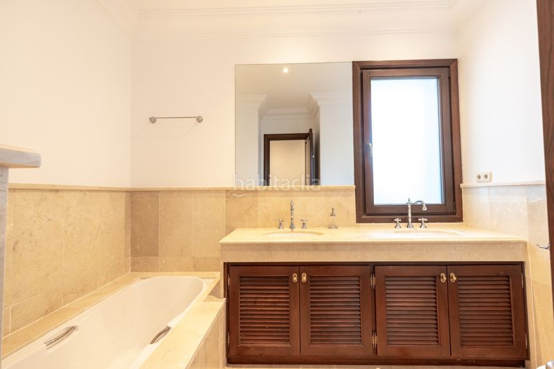 Foto 9c2be06a-83b7-46ac-adb1-e5d264d8c193. Chalet en Guadalmina Alta Marbella