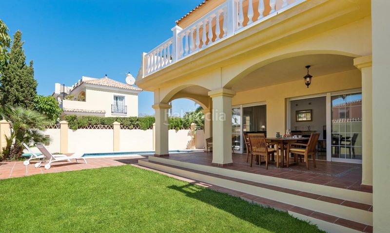 Foto 4163dc97-db9a-4cab-89a9-1f595cdb7052. Chalet en Costabella Marbella