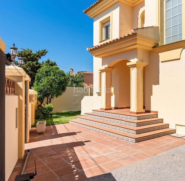 Foto 8a658b56-8308-422f-a436-fd91abdf4a76. Chalet en Costabella Marbella