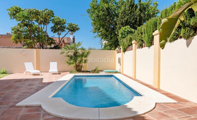 Foto e10915f8-dcda-4675-96df-17c640c34495. Chalet en Costabella Marbella
