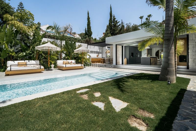 Foto 109a901a-c510-44d2-98a8-dd966567c2cd. Xalet amb calefacció aparcament piscina a La Dama de Noche - La Alzambra Marbella