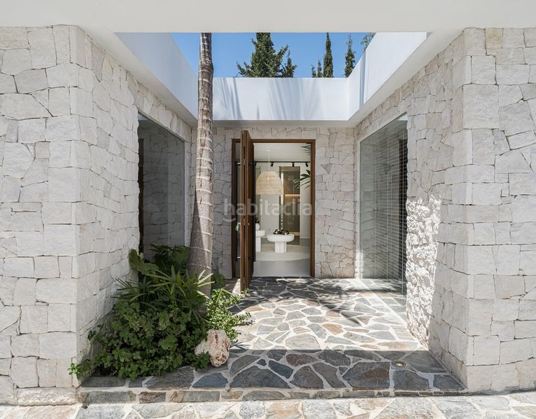 Foto ad024835-c9fc-4745-bd51-cee425be3d3f. Xalet amb calefacció aparcament piscina a La Dama de Noche - La Alzambra Marbella