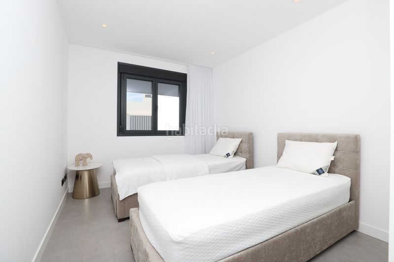 Foto 0b6aaabb-5465-44e2-8fa4-64ec256862bf. Apartament amb calefacció aparcament piscina a altos de Estepona Estepona