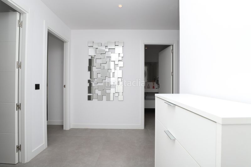 Foto 0d2f3f84-6be8-496b-8f0a-d49ec1d7a785. Apartament amb calefacció aparcament piscina a altos de Estepona Estepona