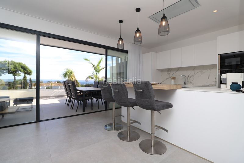 Foto e4b99d7a-324e-4f88-bd56-c4b9488f03c3. Apartament amb calefacció aparcament piscina a altos de Estepona Estepona