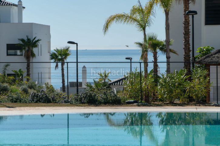 Foto ef59fbe5-0471-40eb-a143-72a55fe0a69e. Apartament amb calefacció aparcament piscina a altos de Estepona Estepona