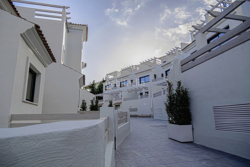 Foto e1268543-56c5-4df2-8343-8bba482119d7. Casa adossada a Paraiso - Barronal Estepona