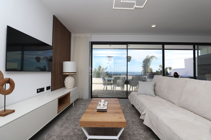 Foto 2c6ddb5f-5e9d-49e0-bc17-92a188590d2c. Rent apartment with heating parking pool in altos de Estepona Estepona