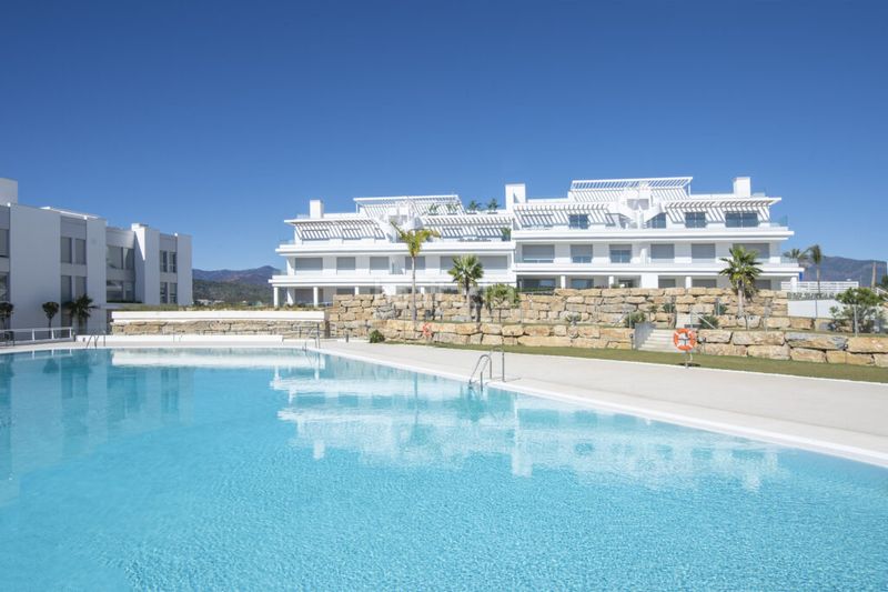 Foto 9e42f991-f315-45da-92ba-aea68a08b478. Apartament amb calefacció aparcament piscina a Cancelada Estepona