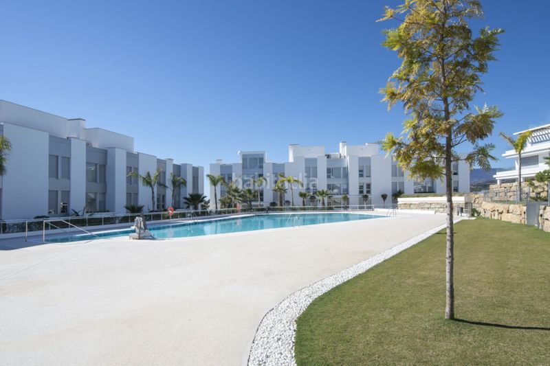 Foto a115e8ab-d5a6-4550-963c-b4e10ff819d3. Apartament amb calefacció aparcament piscina a Cancelada Estepona