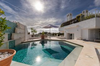 Rent Penthouse in Guadalmina Baja