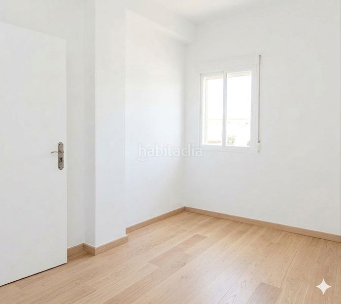 Foto a93abd80-670b-49f4-b311-f2f01bd8c427. Pis amb aparcament a La Buhaira Sevilla