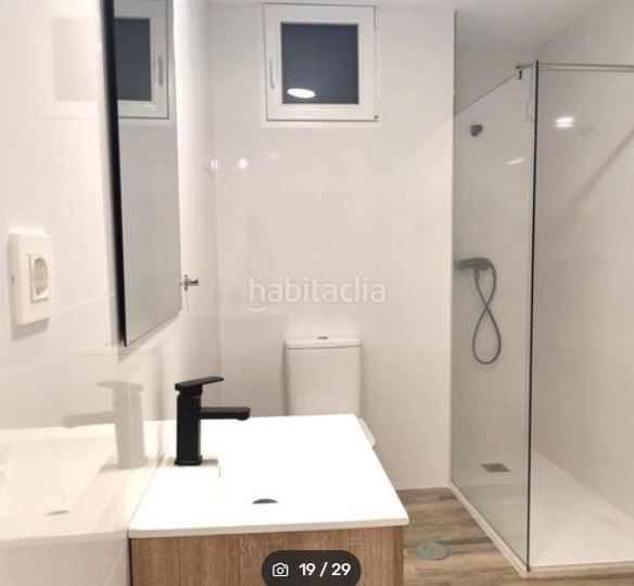 Foto 7a0f6f57-6d8c-4b6d-a9f3-dd78602bd661. Pis a colores - entreparques Sevilla