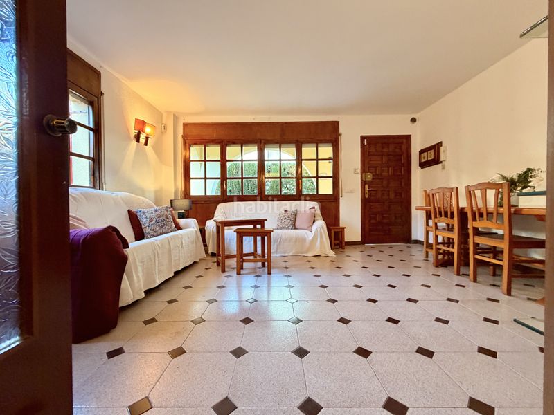 Foto 526e5165-eb80-4bb6-9e5f-a31ca0cd6569. Casa adossada a Calafell - cl jaume pallares 1 a Calafell