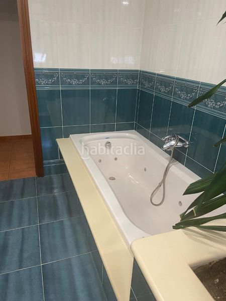 Foto 14f5cf79-2e79-493f-8b6a-35a71988a898. Lloguer xalet amb xemeneia calefacció aparcament piscina a Cangas