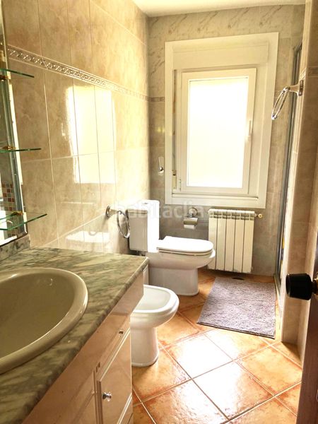 Foto f8a86c59-ecde-414d-a3ff-3d4e7c3225b3. Affitto casa con riscaldamento parcheggio in O Hío Cangas