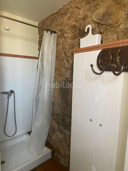 Foto 1e48a808-c527-4b41-bf99-8b37abf3a283. Lloguer masia amb calefacció aparcament a Barro