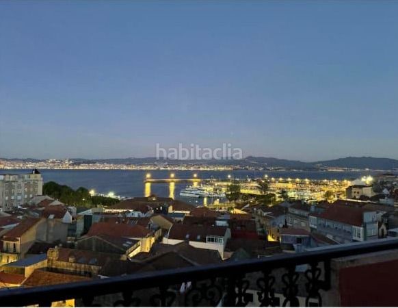 Foto ca3ec1bd-f5f7-4acd-bf9d-76f6bdc6546e. Lloguer àtic a rúa da paz 8 a Cangas pueblo Cangas