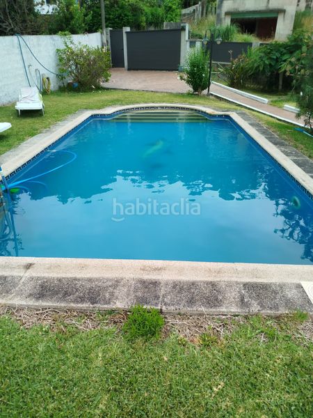Foto c52bf8fb-970c-4457-b022-69bc7133ec98. Xalet amb xemeneia calefacció aparcament piscina a Cangas
