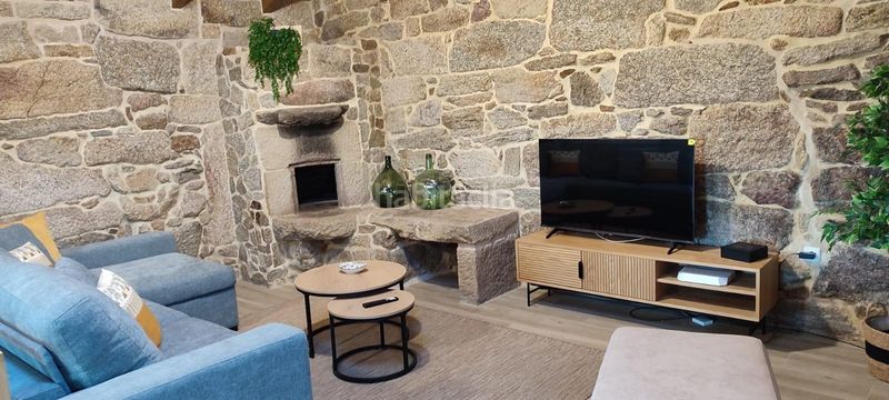 Foto 10fb1059-b15d-4044-9c59-17f7bcbc7c39. Lloguer casa amb calefacció a Darbo Cangas