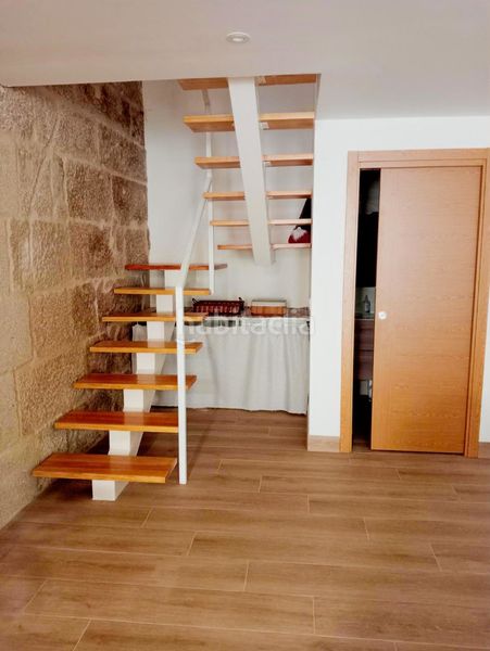 Foto b2ecdf5c-e3f4-4452-be47-b8fd813d05f0. Lloguer casa a rúa do hío 15 a Cangas pueblo Cangas