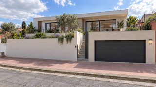 Chalet in Carrer Josep Maria Segarra 27
