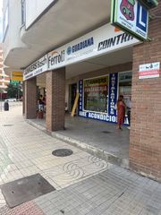 Miete Geschäftsraum in Calle eladio salinero de los santos 6. Local de 50 metros frente puente real