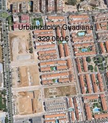 Casa adossada  Calle castillo de rena. Adosado en urbanización guadiana