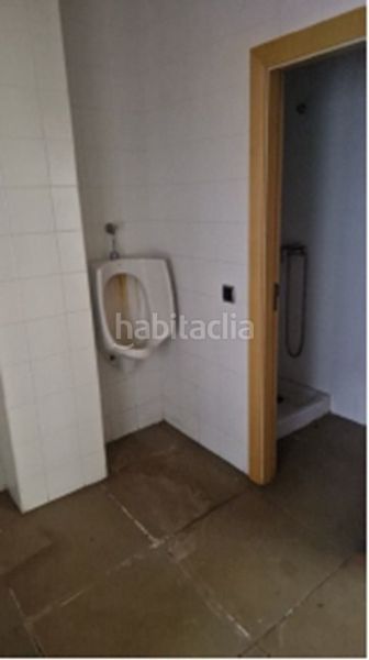 Foto b168a8e9-6dd7-4703-9779-9a052cd645e3. Local comercial a Cardenal Benlloch Mislata