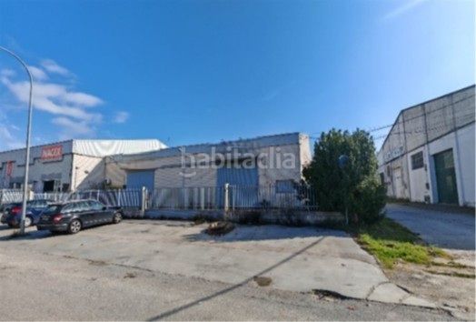 Foto d2272c15-40bd-4e9f-be59-edaf3ef1ab2e. Nau industrial a Ruta de la Plata Cáceres