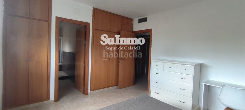Foto f9f74290-91b6-4bb0-83a6-5780dddf7df1. Xalet amb calefacció aparcament piscina a Segur de Calafell nucli urbà Segur de Calafell