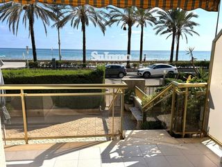 Etagenwohnung  De milà i fontanals. Planta baja con jardín en primea línea de mar