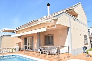 Chalet  Altafulla. Casa con piscina cinco habitaciones en bellamar calafell
