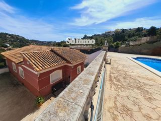 Chalet  Los jardines-els rosers. Chalet indpendiente con panorámicas vistas en urb. los jardines