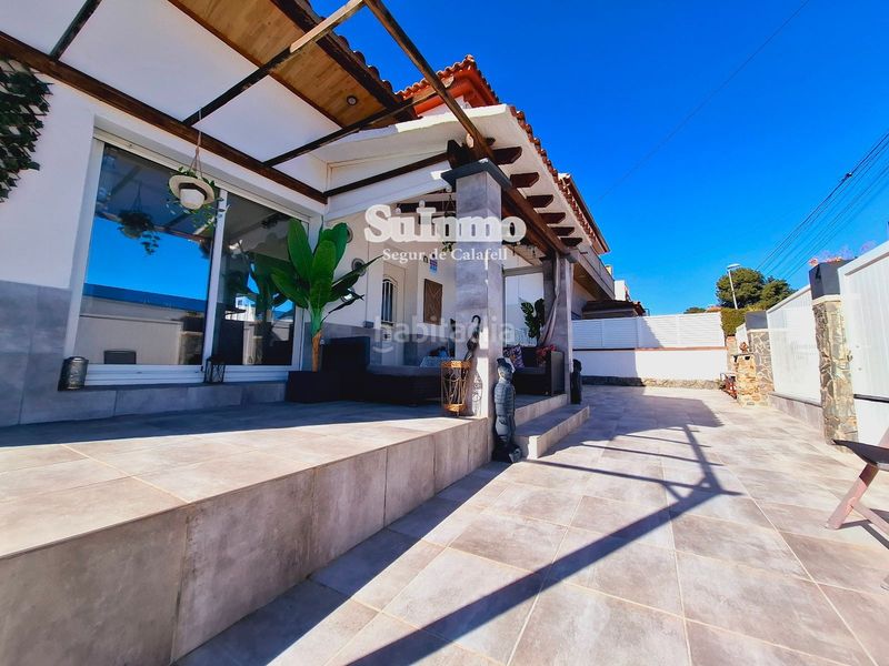 Foto bde6245b-5382-47ad-8ef3-7383eef2218a. Casa amb calefacció aparcament piscina a Cunit residencial Cunit