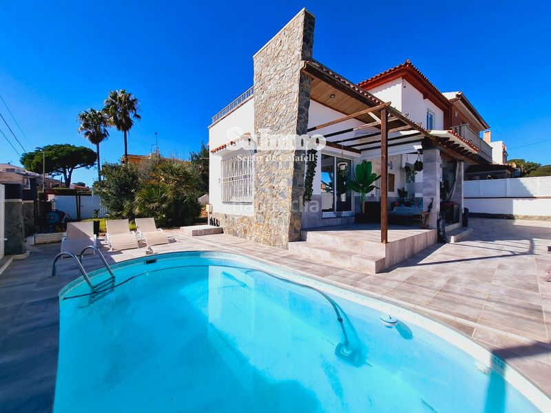 Foto e4fb9c02-fb8d-41a7-a879-78c8a24d7747. Casa amb calefacció aparcament piscina a Cunit residencial Cunit