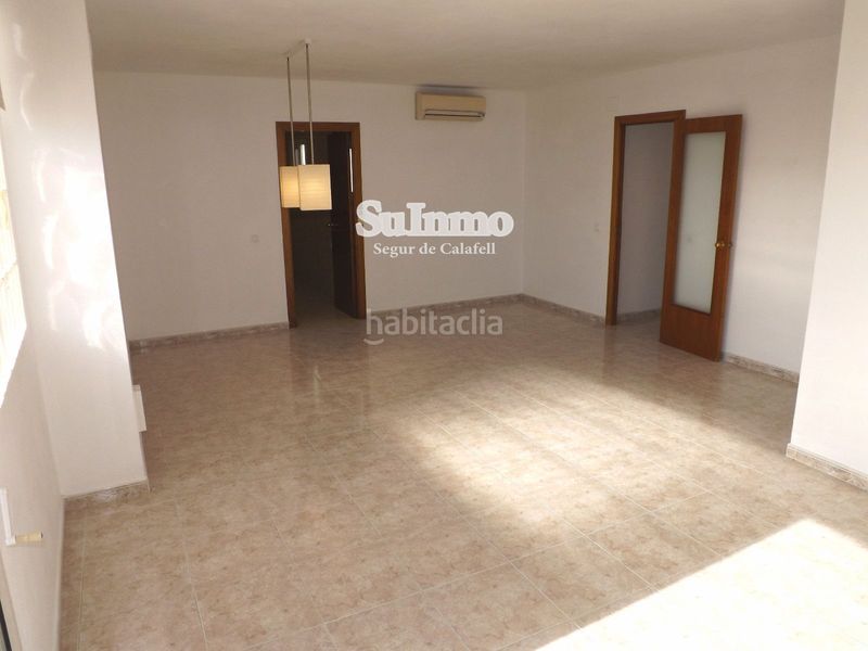 Foto b0ad7c70-f8eb-4d85-a2fd-0c17d29ae9ae. Àtic amb aparcament piscina a Calafell platja Calafell