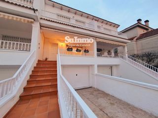 Casa a schiera  Espanya. Chalet adosado en segur de calafell  zona centro, con piscina co
