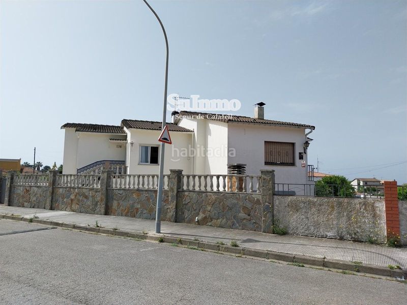 Foto 4bfef1d0-29b6-40b3-a3bd-159f1bfa6767. Casa adossada amb piscina a La Franquesa-Oasis Park Vendrell (El)