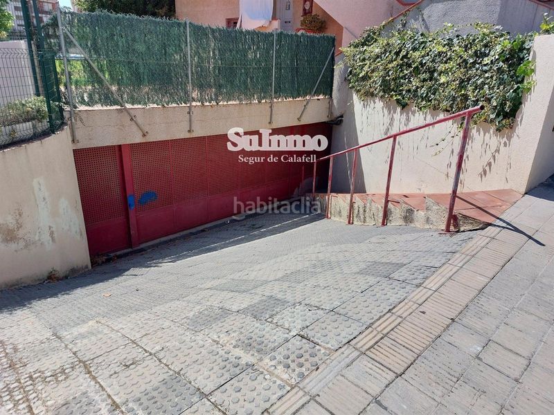 Foto f129a64e-bfc7-4686-b5ce-0b45f329e3b2. Aparcament cotxe a Calafell residencial Calafell