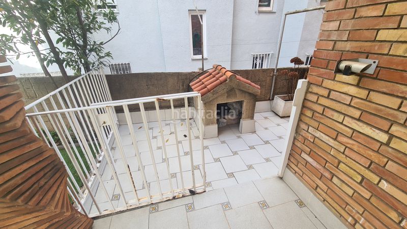 Foto 42a0a0a1-51c8-457a-becc-ef1581e7c1f0. Pis amb xemeneia calefacció a La Font d´en Fargues Barcelona