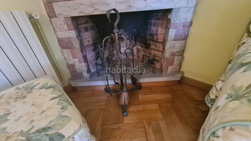 Foto 771e2a30-d554-4d21-a5e1-0e2e64f6218b. Pis amb xemeneia calefacció a La Font d´en Fargues Barcelona
