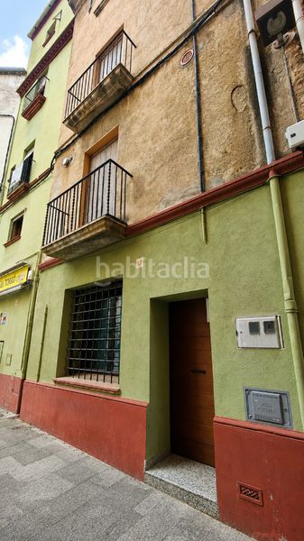 Foto 6831c23f-97b8-41a4-b7c8-3d7c4a678337. Edifici a Bisbal d´Empordà (La)