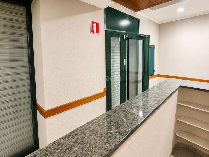 Foto a3cfa211-470a-43ff-a9b1-d7a08599c4d0. Edifici a Bisbal d´Empordà (La)